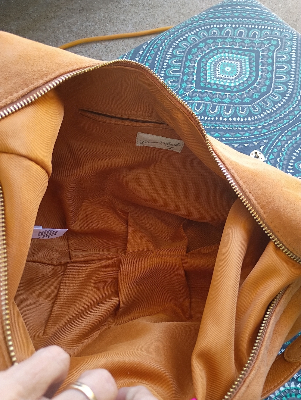Universal Threads Suede Hobo Shoulder Bag in Tan - Picture 6 of 7